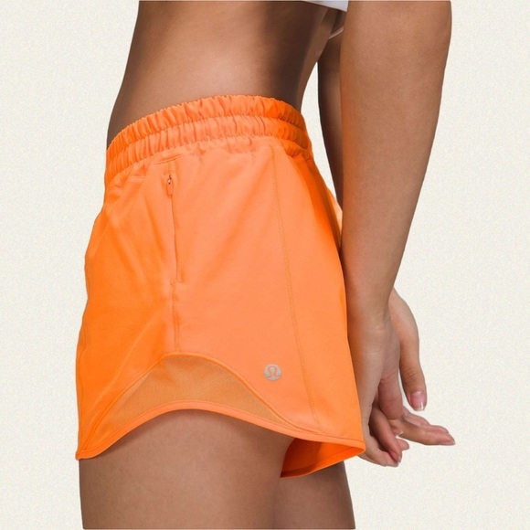Lululemon Hotty Hot Low-Rise Lined Short 4" - Picture 5 of 9